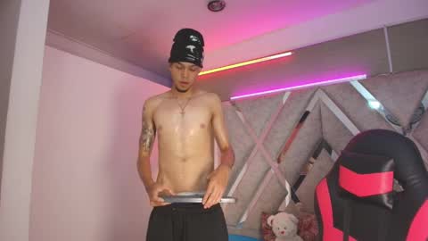 Snapshot of thiago_preston chatting on April 2026 07:58:01 PM Thiago online show from April 2026 07:58:01 PM