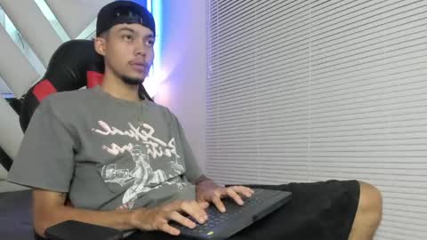 Snapshot of thiago_preston chatting on May 2026 07:32:02 PM Thiago online show from May 2026 07:32:02 PM
