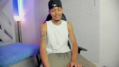 Snapshot of thiago_preston chatting on July 2026 07:29:02 PM Thiago online show from July 2026 07:29:02 PM