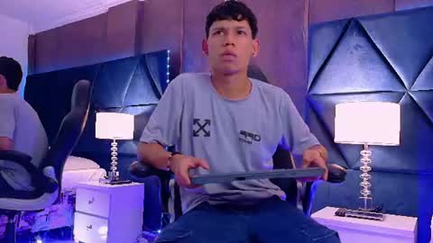 Snapshot of thiagoferrer_ chatting on June 2026 08:01:02 AM T H I A G O online show from June 2026 08:01:02 AM