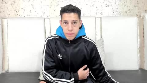 Thiago   online show from March 2025 12:43:01 AM