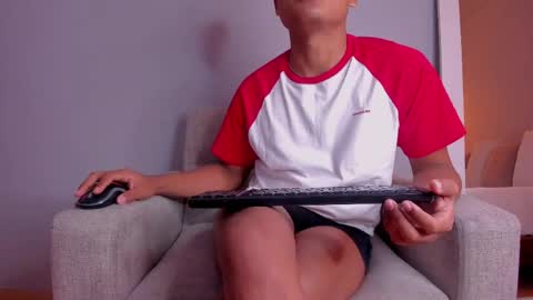 Snapshot of thiagovega_ chatting on April 2026 05:21:02 AM thiagovega_ online show from April 2026 05:21:02 AM