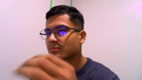 Snapshot of thiagovega_ chatting on April 2026 04:06:01 AM thiagovega_ online show from April 2026 04:06:01 AM