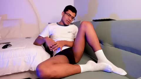Snapshot of thiagovega_ chatting on July 2026 04:19:01 AM thiagovega_ online show from July 2026 04:19:01 AM