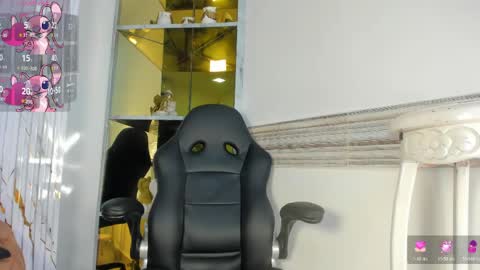 Snapshot of thiana_rogers chatting on May 2026 08:28:01 PM Thiana Rogers online show from May 2026 08:28:01 PM
