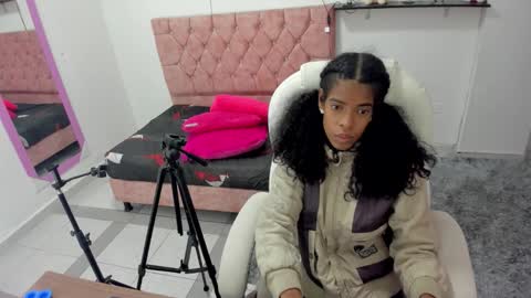 thianahorny online show from December 2025 10:44:02 AM