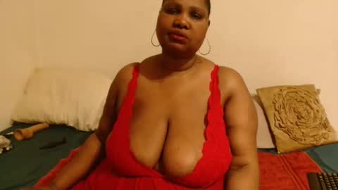 Snapshot of thicksexymellons chatting on September 2025 08:32:02 PM Pat online show from September 2025 08:32:02 PM