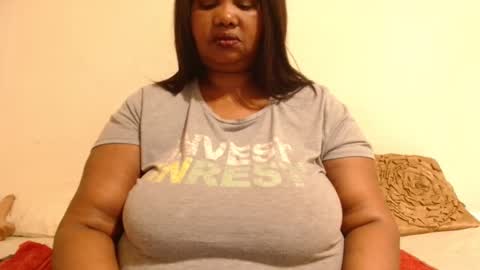 Snapshot of thicksexymellons chatting on October 2025 07:24:01 PM Pat online show from October 2025 07:24:01 PM