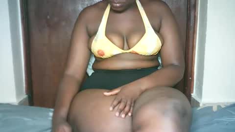 Snapshot of thickybabe_05 chatting on January 2025 08:40:01 AM thickybabe_05 online show from January 2025 08:40:01 AM