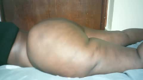 Snapshot of thickybabe_05 chatting on January 2025 12:00:01 PM thickybabe_05 online show from January 2025 12:00:01 PM