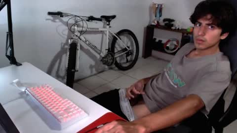 Snapshot of thieves_us chatting on September 2025 10:45:01 PM thieves_us online show from September 2025 10:45:01 PM