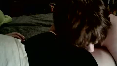 Snapshot of thighs4thighs chatting on March 2026 03:01:02 AM Star Moon online show from March 2026 03:01:02 AM