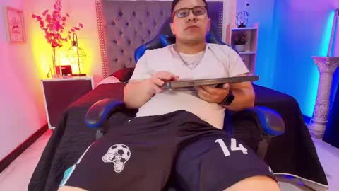 Thiiago Saenz online show from May 2026 12:10:01 PM