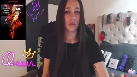 Snapshot of thin__tatto_ chatting on January 2026 02:00:01 PM MADAME online show from January 2026 02:00:01 PM