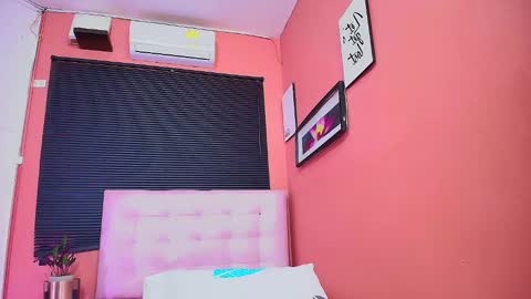 Snapshot of thin_eva chatting on February 2025 12:06:02 AM Eva online show from February 2025 12:06:02 AM