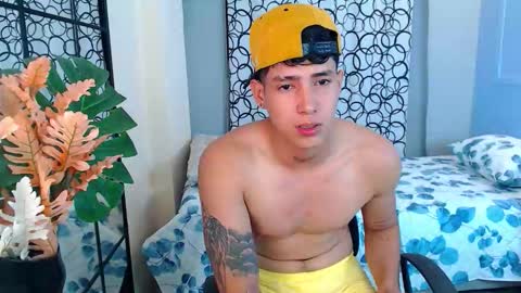 Snapshot of thirstmen_ chatting on March 2026 02:07:01 AM MICHAEL AND CRISS online show from March 2026 02:07:01 AM