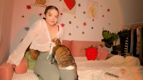 Snapshot of thisisamelia chatting on October 2025 05:10:02 PM Amelia  shows on mondays fridays and sundays  if anything changes im giving updates on my fansly  online show from October 2025 05:10:02 PM