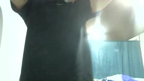Snapshot of thomas2wood chatting on April 2026 12:11:02 AM Thomas2Wood online show from April 2026 12:11:02 AM