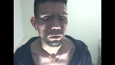 Snapshot of thomas2wood chatting on May 2026 11:55:01 PM Thomas2Wood online show from May 2026 11:55:01 PM