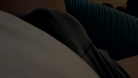 thomas_b7 online show from April 2026 07:08:01 PM