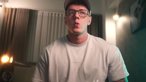 Thomas Falcon online show from September 2025 02:55:02 AM