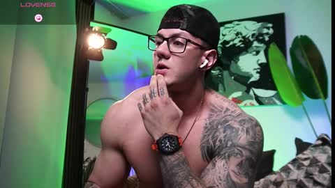 Thomas Falcon online show from February 2026 01:43:02 AM