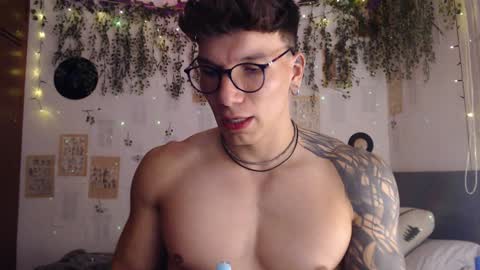 Thomas Grey online show from January 2025 03:31:01 AM