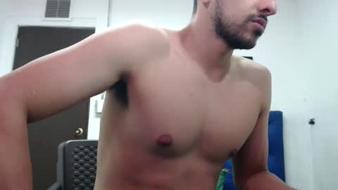 Snapshot of thomas_neuman chatting on December 2024 03:41:01 PM Thomas online show from December 2024 03:41:01 PM