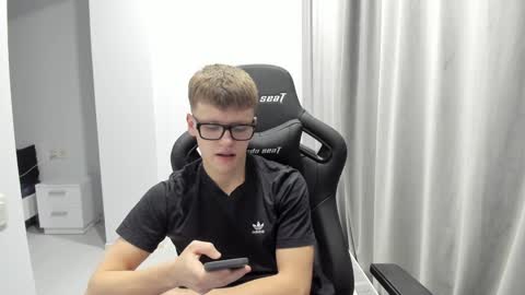 Tomas online show from January 2025 10:32:02 PM