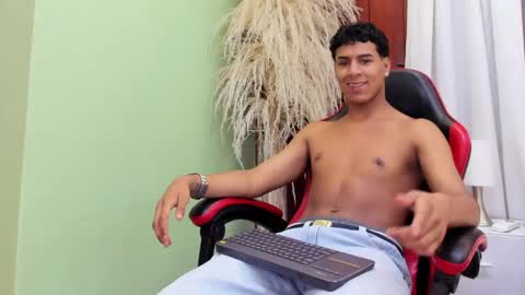 Snapshot of thomas_valkov chatting on April 2026 11:24:01 AM Thomas Valkov online show from April 2026 11:24:01 AM