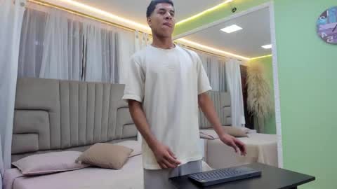 Snapshot of thomas_valkov chatting on May 2026 11:29:02 AM Thomas Valkov online show from May 2026 11:29:02 AM