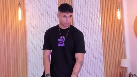 Thomas online show from October 2025 12:28:01 PM