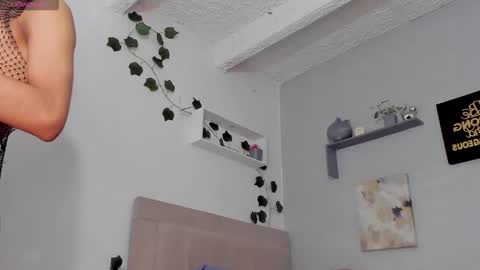 Snapshot of thomas_wild chatting on April 2026 04:46:01 AM Thomas online show from April 2026 04:46:01 AM