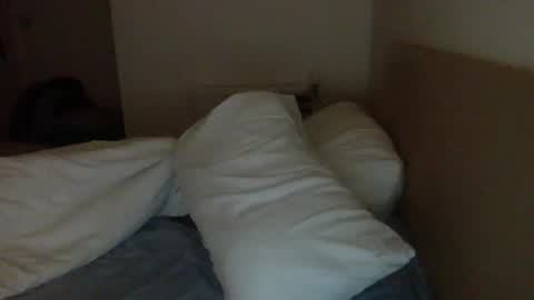 Tom online show from October 2025 10:10:01 PM