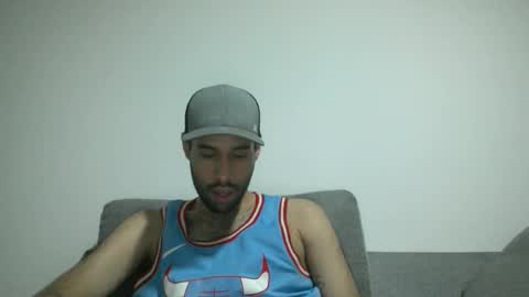 Snapshot of throwawayyourgun chatting on December 2024 10:30:02 PM Luka online show from December 2024 10:30:02 PM