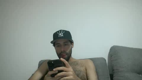 Snapshot of throwawayyourgun chatting on January 2025 06:14:01 PM Luka online show from January 2025 06:14:01 PM