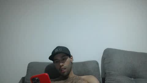 Snapshot of throwawayyourgun chatting on January 2025 09:14:02 PM Luka online show from January 2025 09:14:02 PM