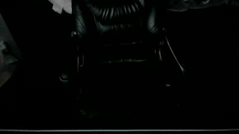 thssguy32 online show from November 2025 08:42:01 AM