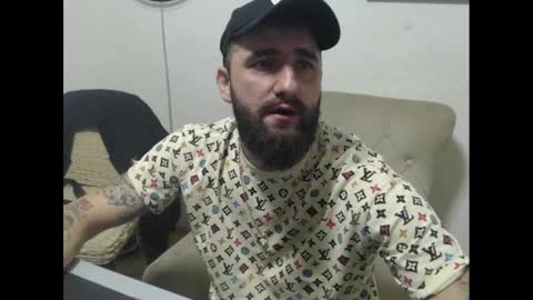 HugeJuicy online show from December 2024 02:56:02 AM