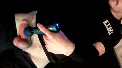 thunder8u42 online show from October 2025 06:58:01 PM