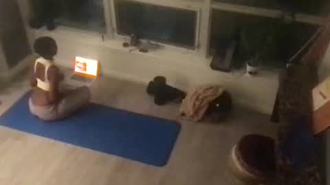 tia_fox online show from October 2025 04:15:02 AM