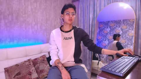   online show from May 2026 03:23:02 AM