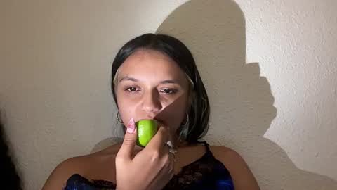 Tiana Le online show from June 2026 12:44:01 AM