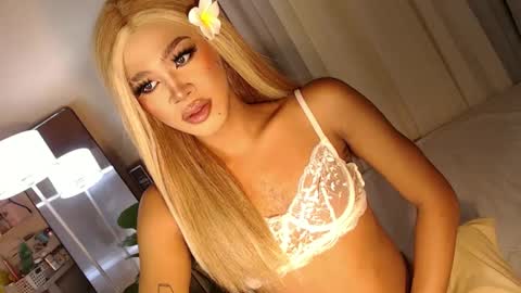 Snapshot of tiara_perezx chatting on December 2024 01:07:02 AM Sam online show from December 2024 01:07:02 AM