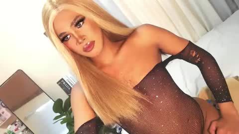 Snapshot of tiara_perezx chatting on December 2024 03:47:01 AM Sam online show from December 2024 03:47:01 AM