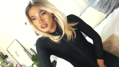 Snapshot of tiara_perezx chatting on February 2025 05:34:02 AM Sam online show from February 2025 05:34:02 AM