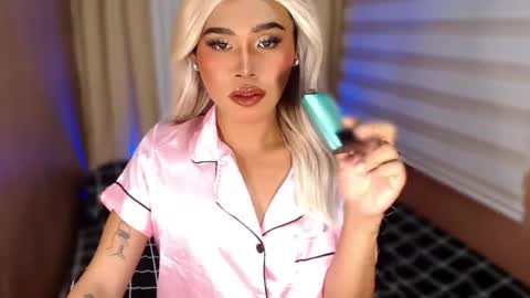 Snapshot of tiara_perezx chatting on October 2025 05:47:02 PM Sam online show from October 2025 05:47:02 PM