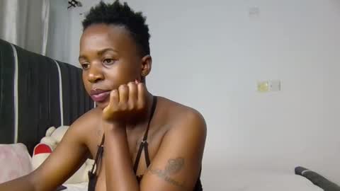 Snapshot of tiara_t chatting on January 2026 07:11:01 PM Tiara online show from January 2026 07:11:01 PM