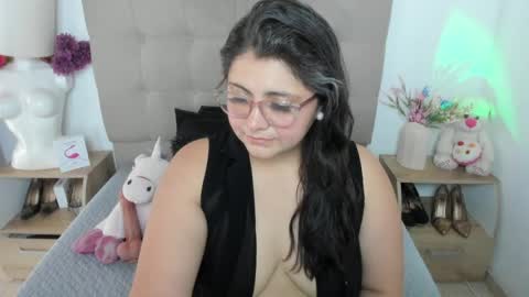 Snapshot of tiff_luxx chatting on April 2026 03:09:01 PM Tiff Luxx online show from April 2026 03:09:01 PM