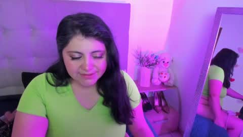 Snapshot of tiff_luxx chatting on April 2026 02:33:02 PM Tiff Luxx online show from April 2026 02:33:02 PM